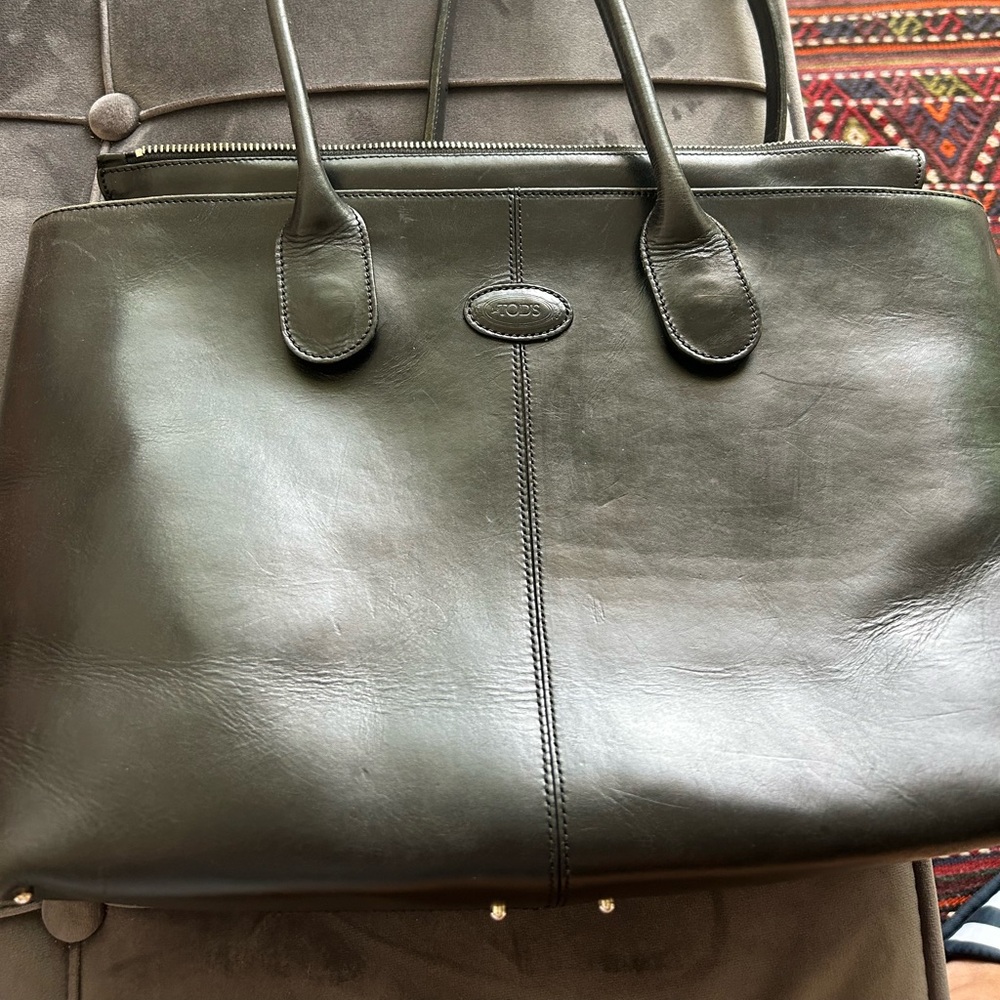Tods Handbag black preloved condition